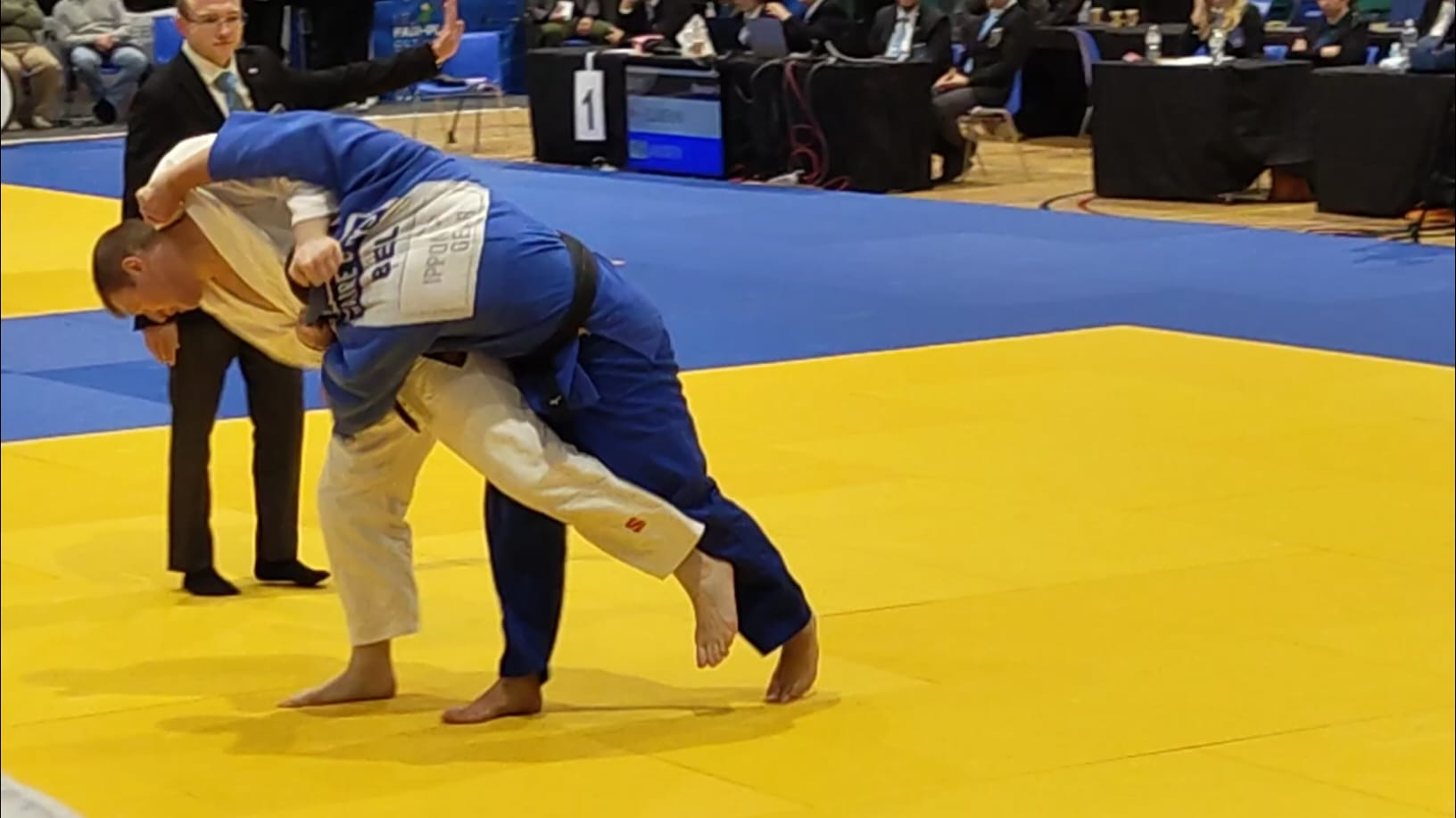 Sébastien Lamproye executing a harai-goshi at the 2025 Belgian national judo championships